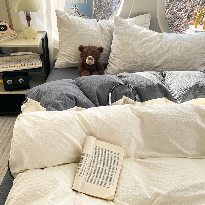 91家纺网 家纺一手货源 找家纺 优承佳生活馆 2026新款软糯双拼泡芙纱四件套 奶油白+暗夜灰