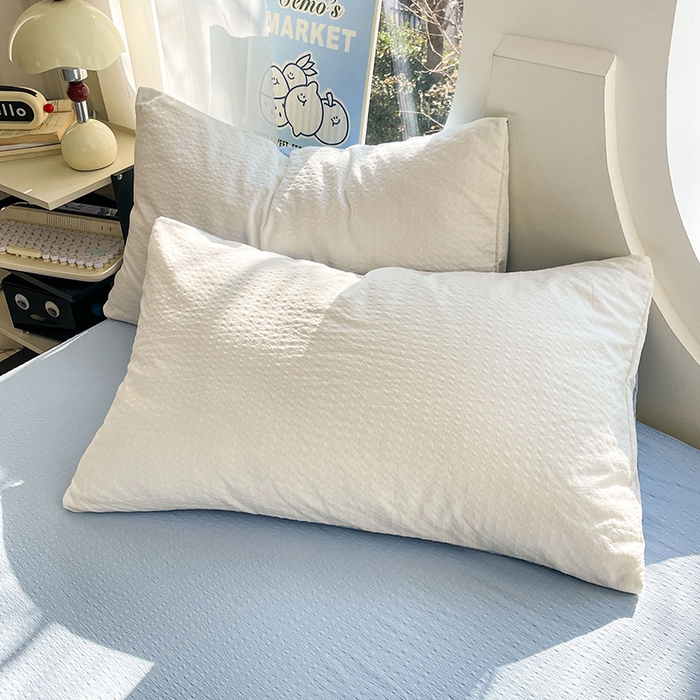 91家纺网 家纺一手货源 找家纺 优承佳生活馆 2026新款软糯双拼泡芙纱四件套 奶油白+天空蓝