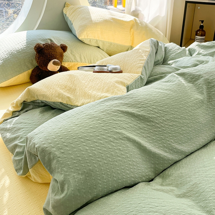 91家纺网 家纺一手货源 找家纺 优承佳生活馆 2026新款软糯双拼泡芙纱四件套 浅草绿+芥末黄