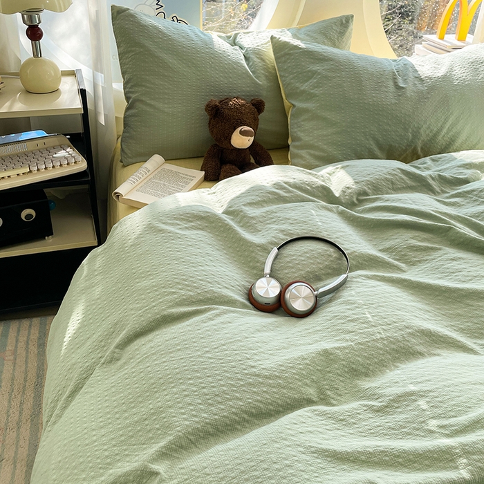 91家纺网 家纺一手货源 找家纺 优承佳生活馆 2026新款软糯双拼泡芙纱四件套 浅草绿+芥末黄