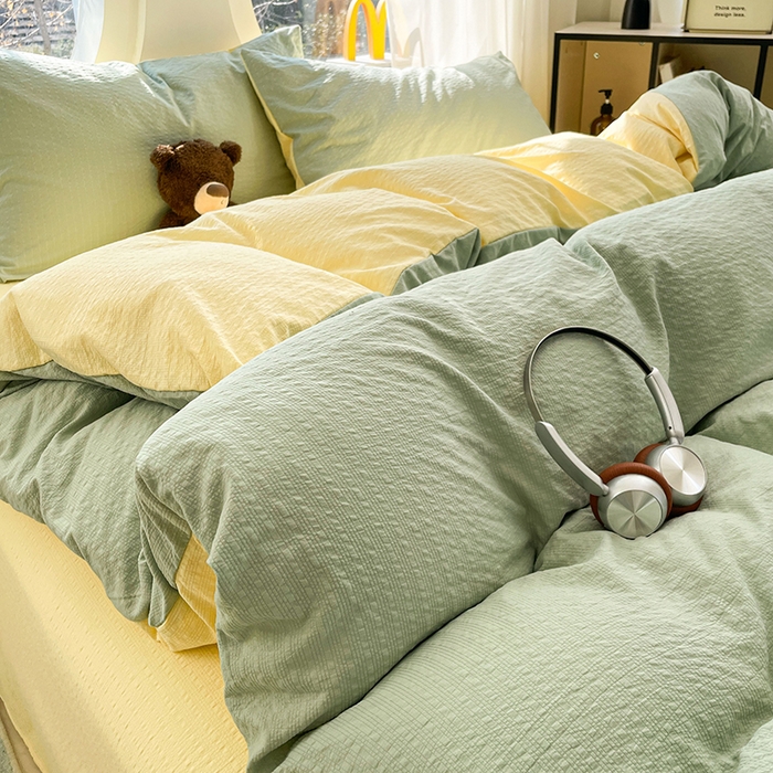 91家纺网 家纺一手货源 找家纺 优承佳生活馆 2026新款软糯双拼泡芙纱四件套 浅草绿+芥末黄