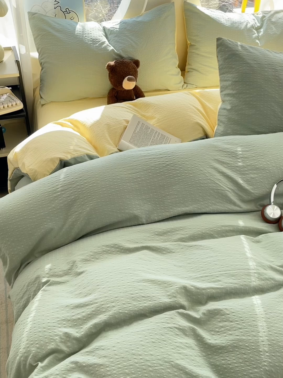 91家纺网 家纺一手货源 找家纺 优承佳生活馆 2026新款软糯双拼泡芙纱四件套 浅草绿+芥末黄