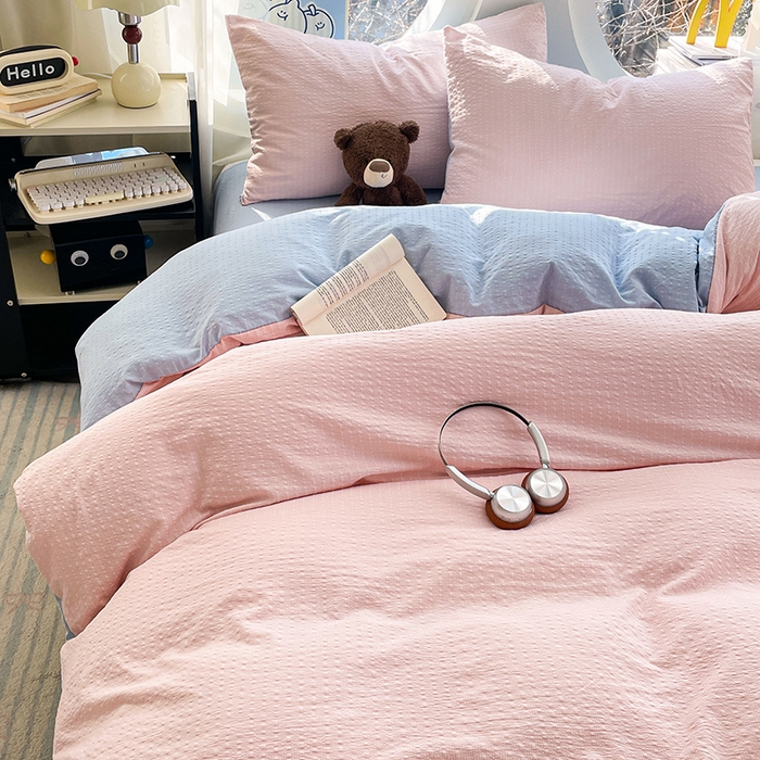 91家纺网 家纺一手货源 找家纺 优承佳生活馆 2026新款软糯双拼泡芙纱四件套 肉桂粉+天空蓝