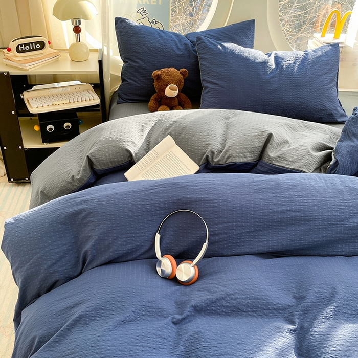 91家纺网 家纺一手货源 找家纺 优承佳生活馆 2026新款软糯双拼泡芙纱四件套 星空蓝+银优灰