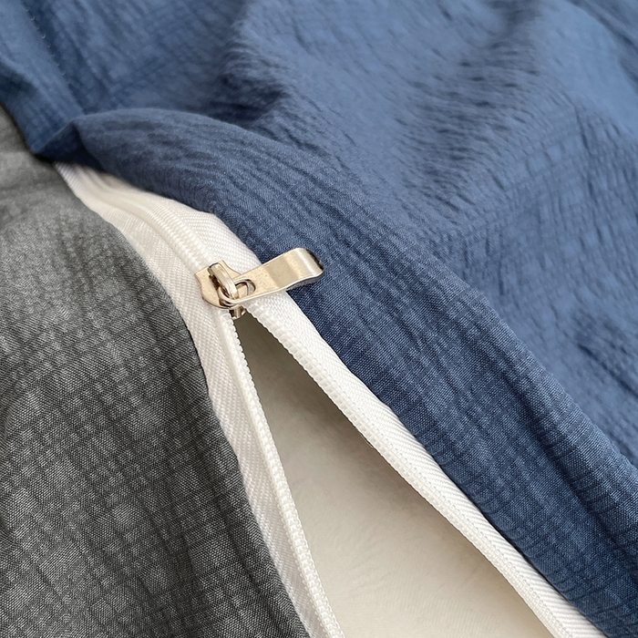 91家纺网 家纺一手货源 找家纺 优承佳生活馆 2026新款软糯双拼泡芙纱四件套 星空蓝+银优灰