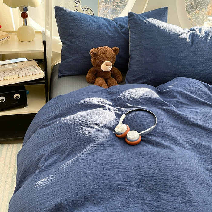 91家纺网 家纺一手货源 找家纺 优承佳生活馆 2026新款软糯双拼泡芙纱四件套 星空蓝+银优灰