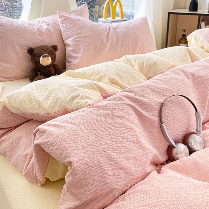 91家纺网 家纺一手货源 找家纺 优承佳生活馆 2026新款软糯双拼泡芙纱四件套 樱花粉+奶油黄