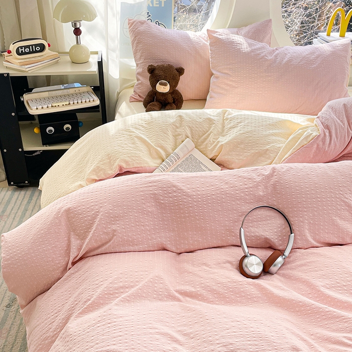 91家纺网 家纺一手货源 找家纺 优承佳生活馆 2026新款软糯双拼泡芙纱四件套 樱花粉+奶油黄