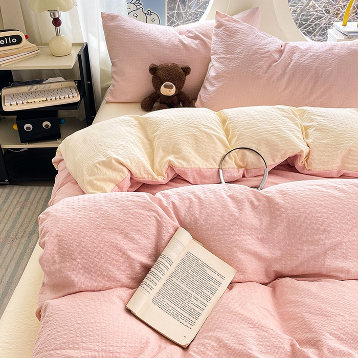 91家纺网 家纺一手货源 找家纺 优承佳生活馆 2026新款软糯双拼泡芙纱四件套 樱花粉+奶油黄