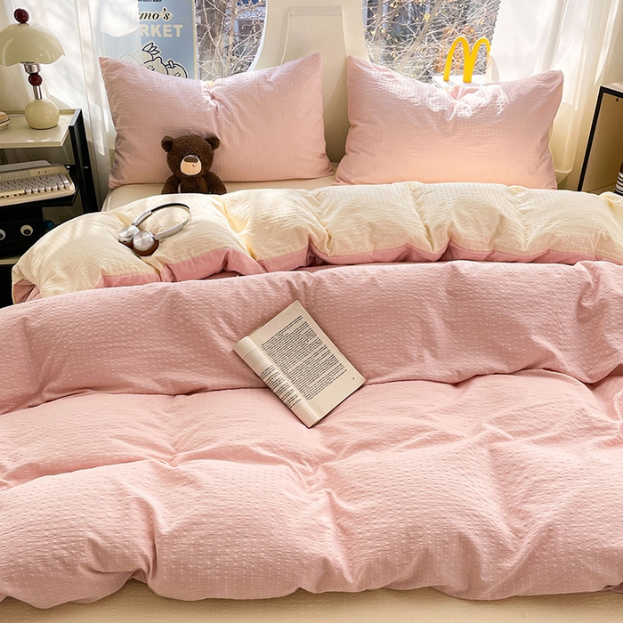 91家纺网 家纺一手货源 找家纺 优承佳生活馆 2026新款软糯双拼泡芙纱四件套 樱花粉+奶油黄