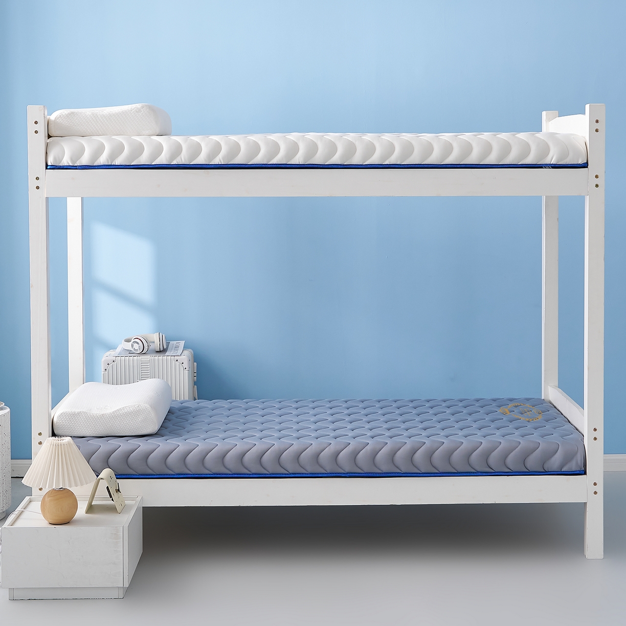 91家纺网 家纺一手货源 找家纺 月茶家纺 2026新款皇冠学生款单边波浪床垫 皇冠波浪灰