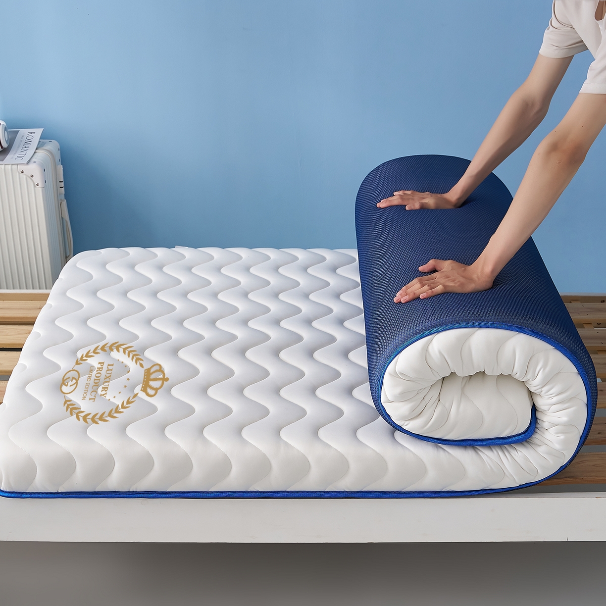 91家纺网 家纺一手货源 找家纺 月茶家纺 2026新款皇冠学生款单边波浪床垫 皇冠波浪白