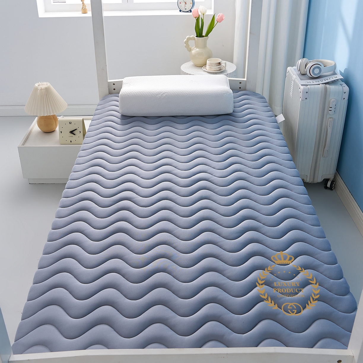 91家纺网 家纺一手货源 找家纺 月茶家纺 2026新款皇冠学生款单边波浪床垫 皇冠波浪灰