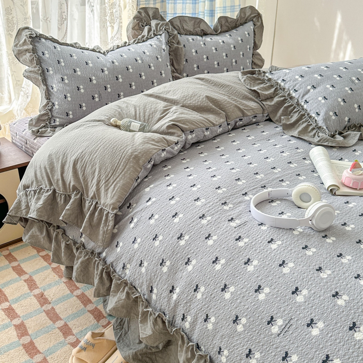 91家纺网 家纺一手货源 找家纺 欧尚 2026新款花边床盖四件套 灰樱桃