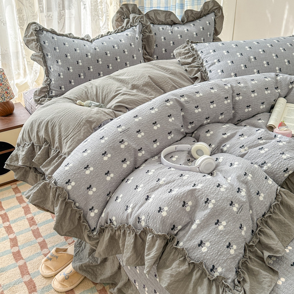 91家纺网 家纺一手货源 找家纺 欧尚 2026新款花边床盖四件套 灰樱桃