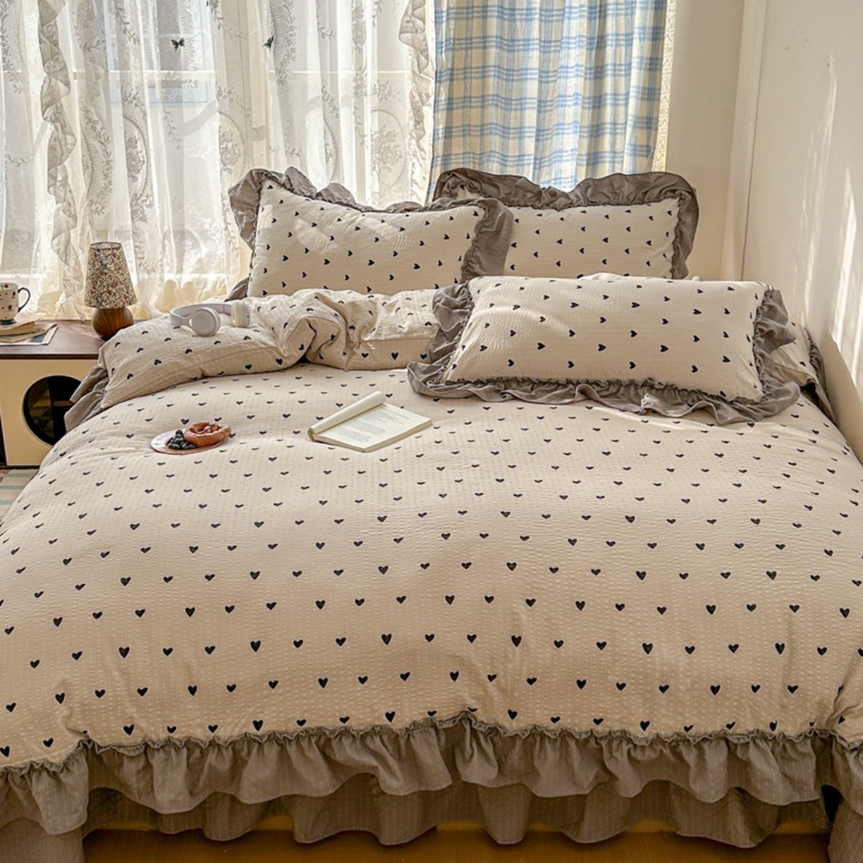91家纺网 家纺一手货源 找家纺 欧尚 2026新款花边床盖四件套 咖爱心