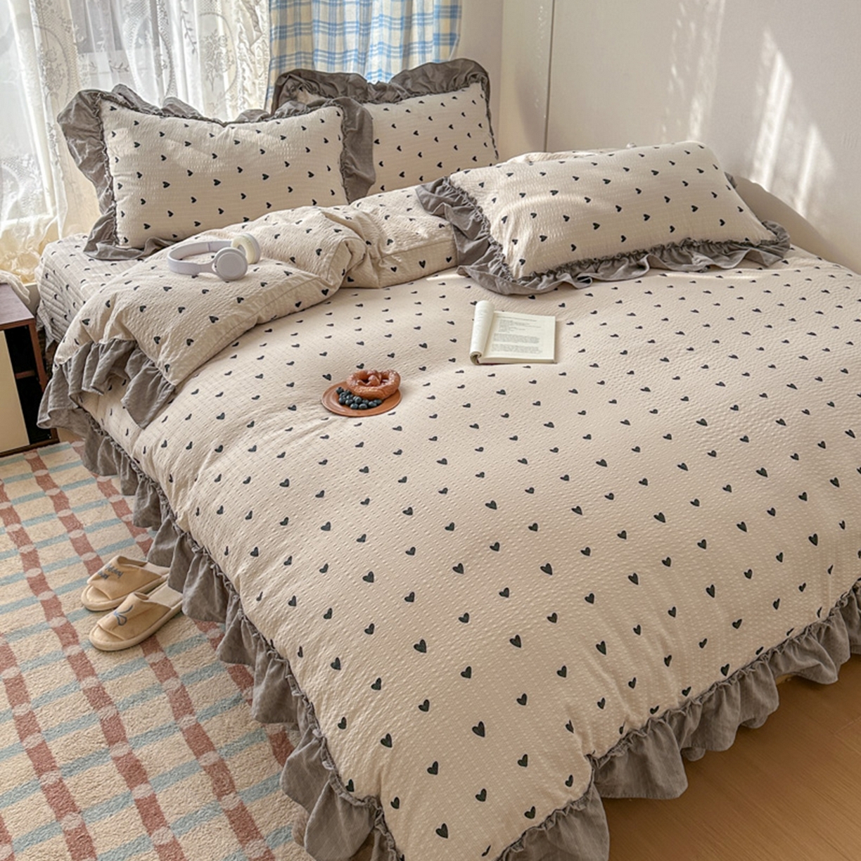 91家纺网 家纺一手货源 找家纺 欧尚 2026新款花边床盖四件套 咖爱心