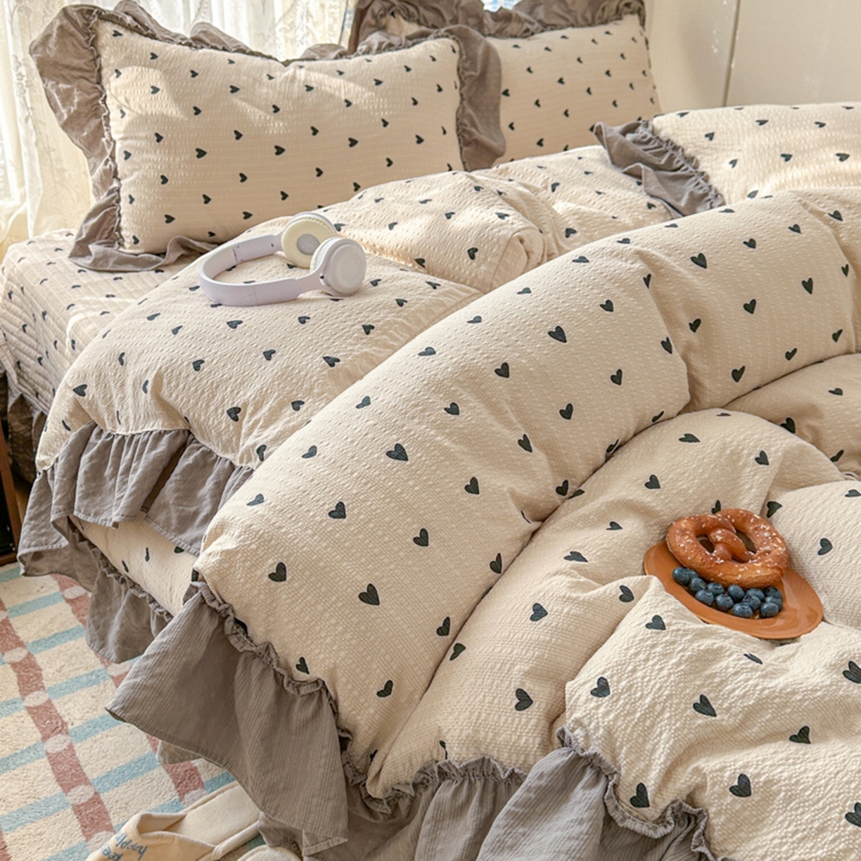 91家纺网 家纺一手货源 找家纺 欧尚 2026新款花边床盖四件套 咖爱心