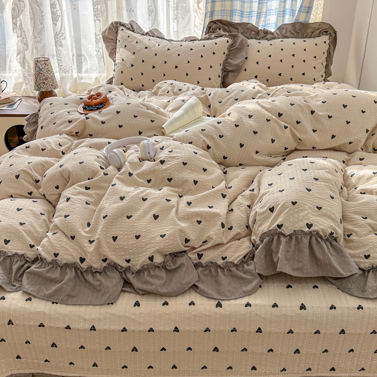 91家纺网 家纺一手货源 找家纺 欧尚 2026新款花边床盖四件套 咖爱心