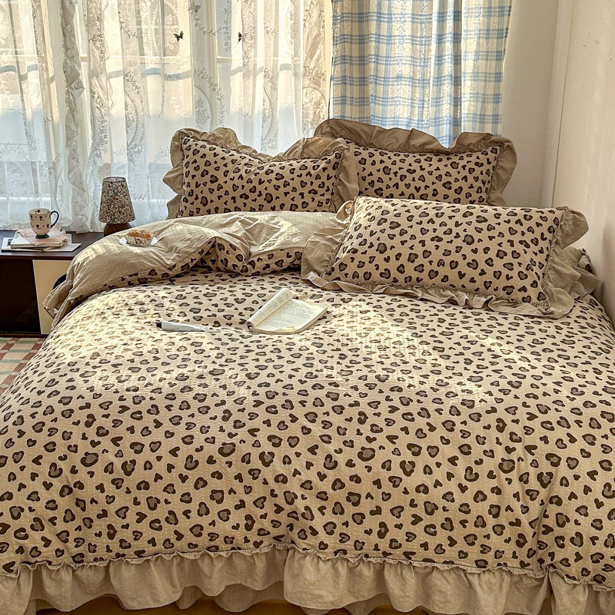 91家纺网 家纺一手货源 找家纺 欧尚 2026新款花边床盖四件套 咖豹纹