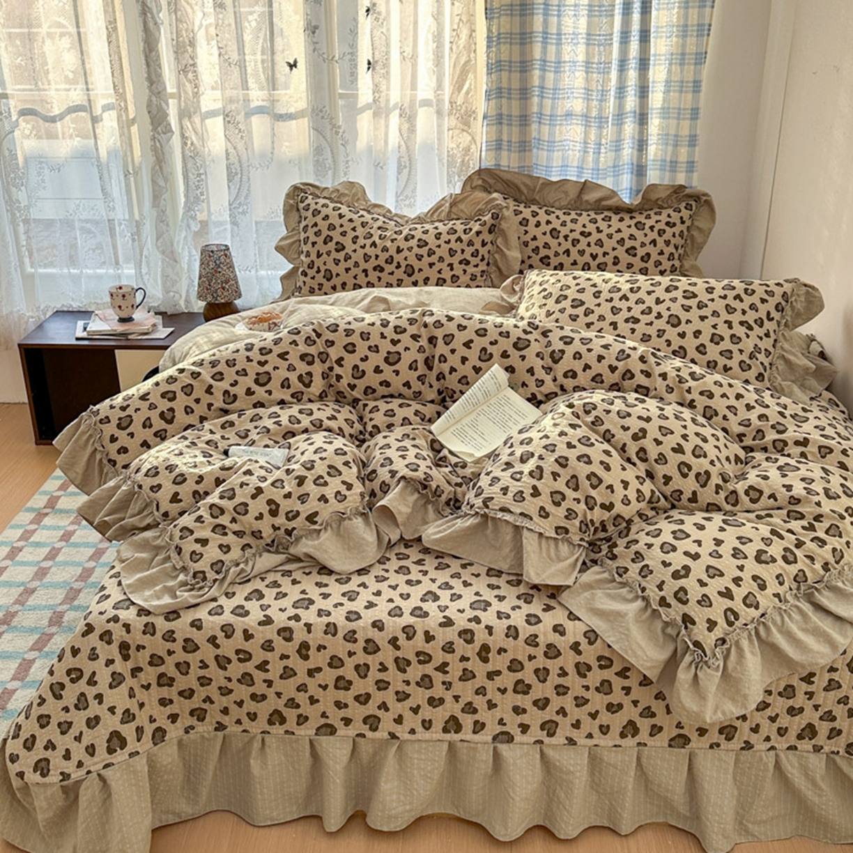91家纺网 家纺一手货源 找家纺 欧尚 2026新款花边床盖四件套 咖豹纹