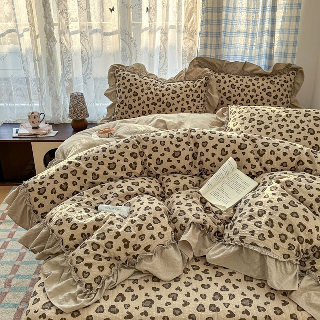 91家纺网 家纺一手货源 找家纺 欧尚 2026新款花边床盖四件套 咖豹纹