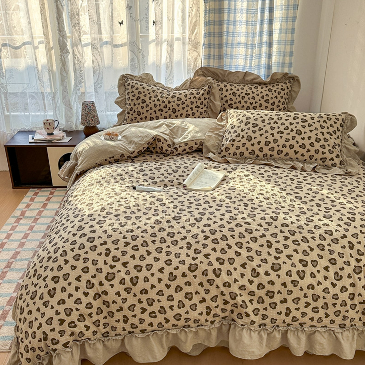 91家纺网 家纺一手货源 找家纺 欧尚 2026新款花边床盖四件套 咖豹纹