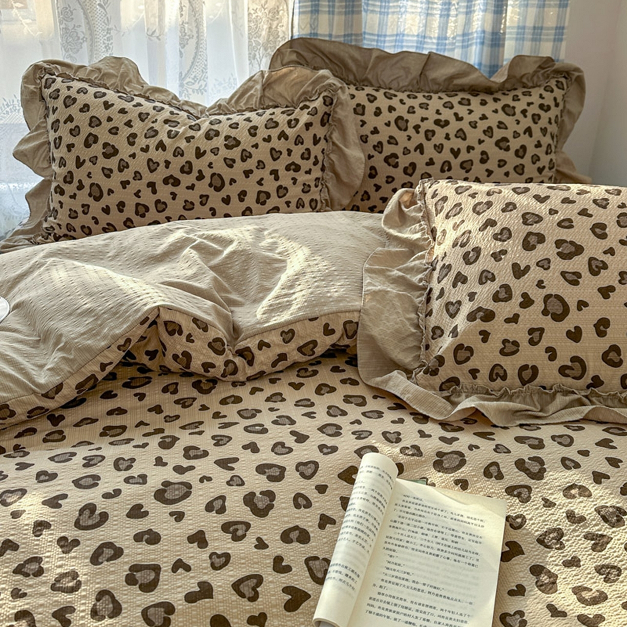 91家纺网 家纺一手货源 找家纺 欧尚 2026新款花边床盖四件套 咖豹纹