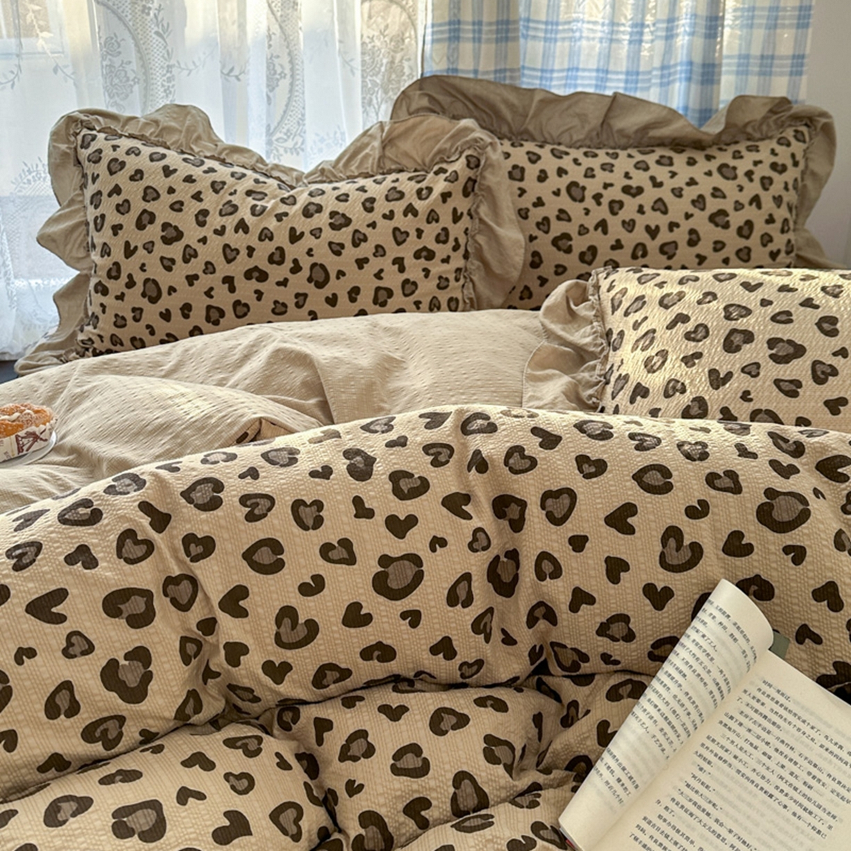 91家纺网 家纺一手货源 找家纺 欧尚 2026新款花边床盖四件套 咖豹纹