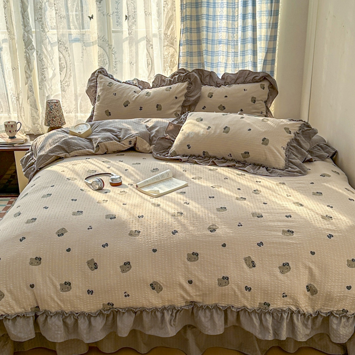 91家纺网 家纺一手货源 找家纺 欧尚 2026新款花边床盖四件套 咖啡小猫