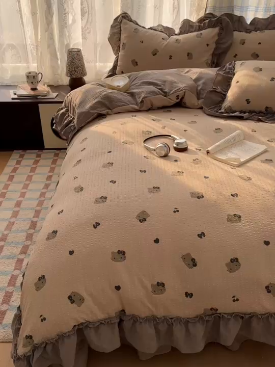 91家纺网 家纺一手货源 找家纺 欧尚 2026新款花边床盖四件套 咖啡小猫