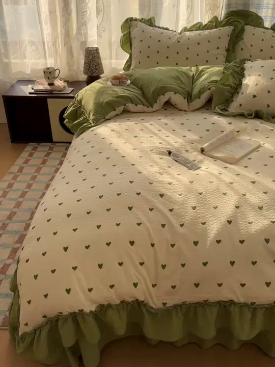 91家纺网 家纺一手货源 找家纺 欧尚 2026新款花边床盖四件套 绿爱心