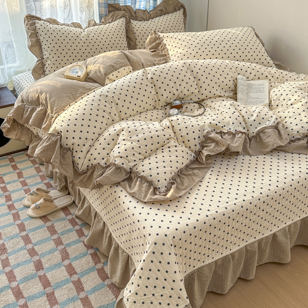 91家纺网 家纺一手货源 找家纺 欧尚 2026新款花边床盖四件套 奶油波点