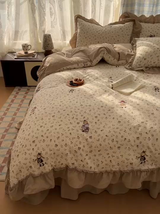 91家纺网 家纺一手货源 找家纺 欧尚 2026新款花边床盖四件套 小女孩