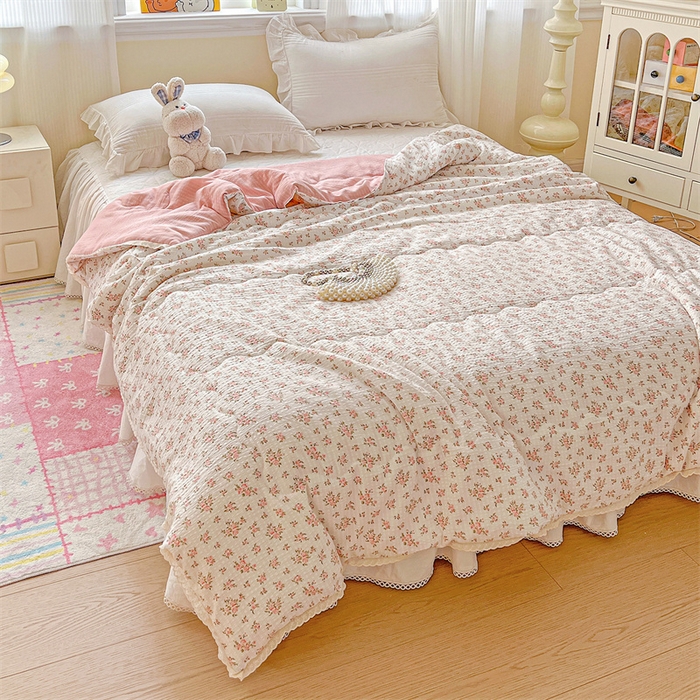 91家纺网 家纺一手货源 找家纺 艺菲阁家纺 2026爆款升级花边工艺双层纱夏凉被  粉佳人