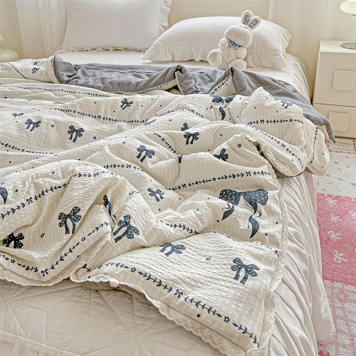 91家纺网 家纺一手货源 找家纺 艺菲阁家纺 2026爆款升级花边工艺双层纱夏凉被  梦幻碟