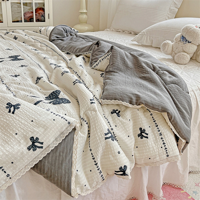 91家纺网 家纺一手货源 找家纺 艺菲阁家纺 2026爆款升级花边工艺双层纱夏凉被  梦幻碟