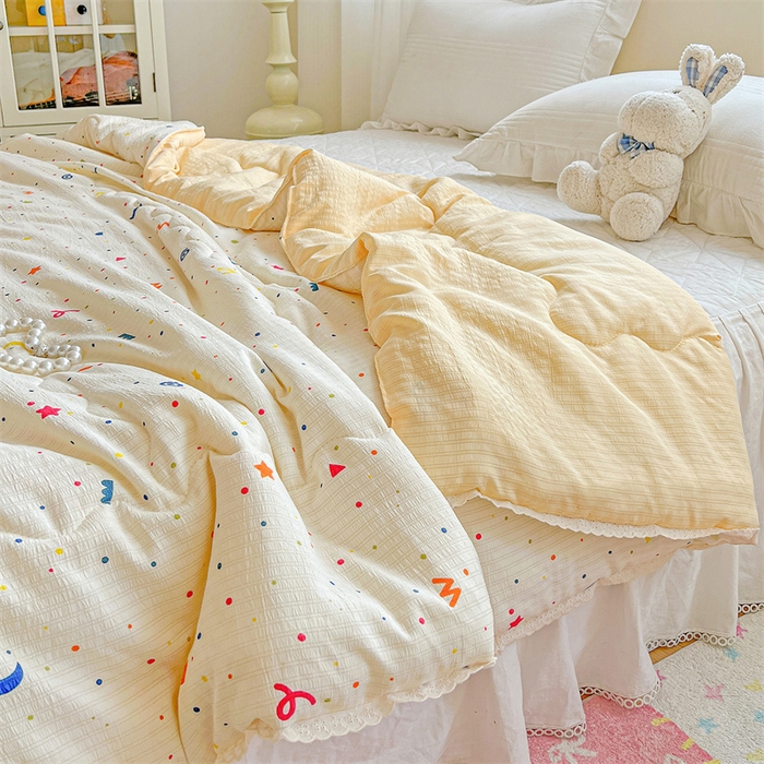 91家纺网 家纺一手货源 找家纺 艺菲阁家纺 2026爆款升级花边工艺双层纱夏凉被  奶油派