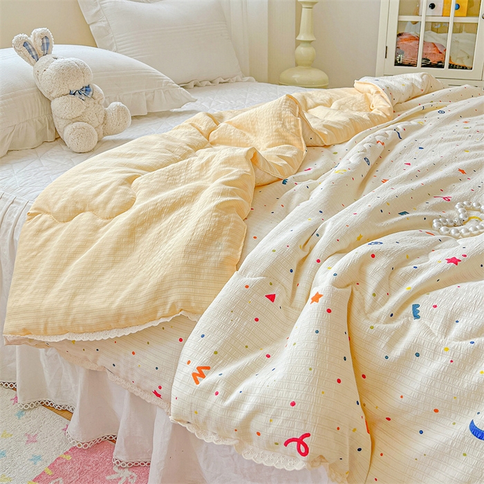 91家纺网 家纺一手货源 找家纺 艺菲阁家纺 2026爆款升级花边工艺双层纱夏凉被  奶油派