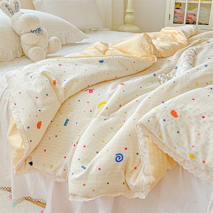 91家纺网 家纺一手货源 找家纺 艺菲阁家纺 2026爆款升级花边工艺双层纱夏凉被  奶油派