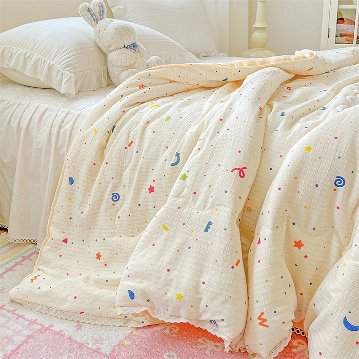 91家纺网 家纺一手货源 找家纺 艺菲阁家纺 2026爆款升级花边工艺双层纱夏凉被  奶油派