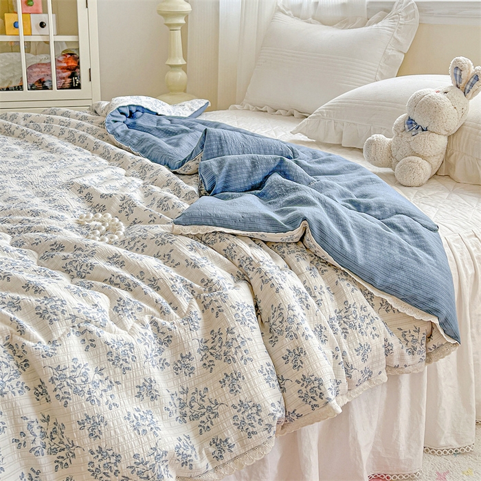 91家纺网 家纺一手货源 找家纺 艺菲阁家纺 2026爆款升级花边工艺双层纱夏凉被  浅画