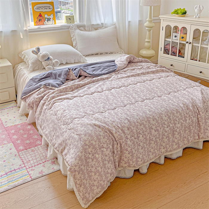 91家纺网 家纺一手货源 找家纺 艺菲阁家纺 2026爆款升级花边工艺双层纱夏凉被  紫丁香