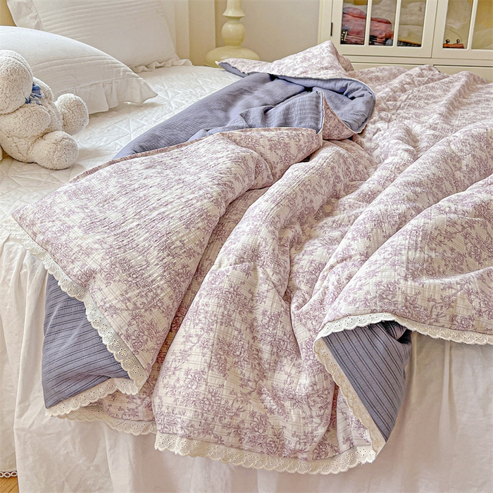 91家纺网 家纺一手货源 找家纺 艺菲阁家纺 2026爆款升级花边工艺双层纱夏凉被  紫丁香