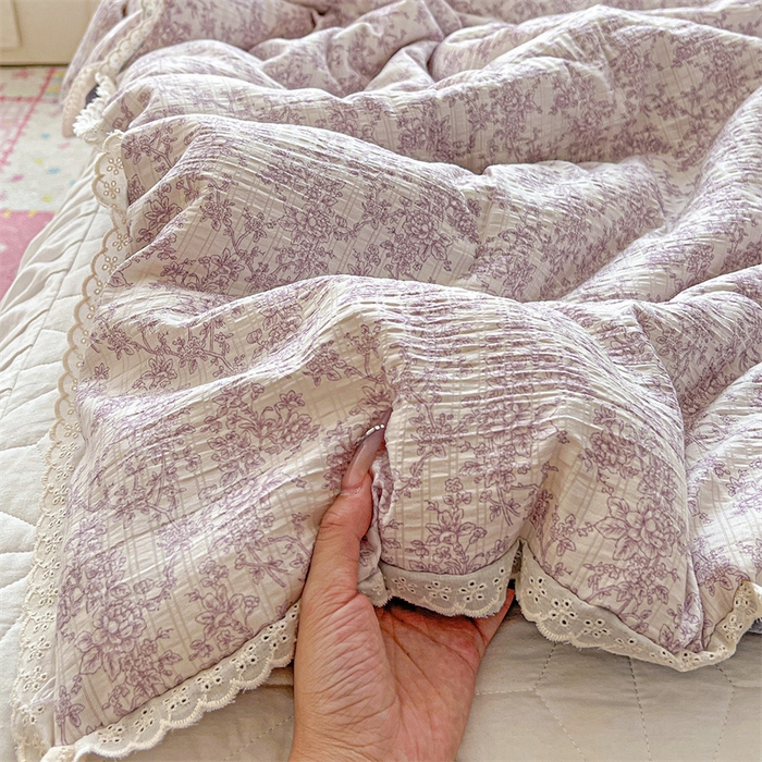 91家纺网 家纺一手货源 找家纺 艺菲阁家纺 2026爆款升级花边工艺双层纱夏凉被  紫丁香