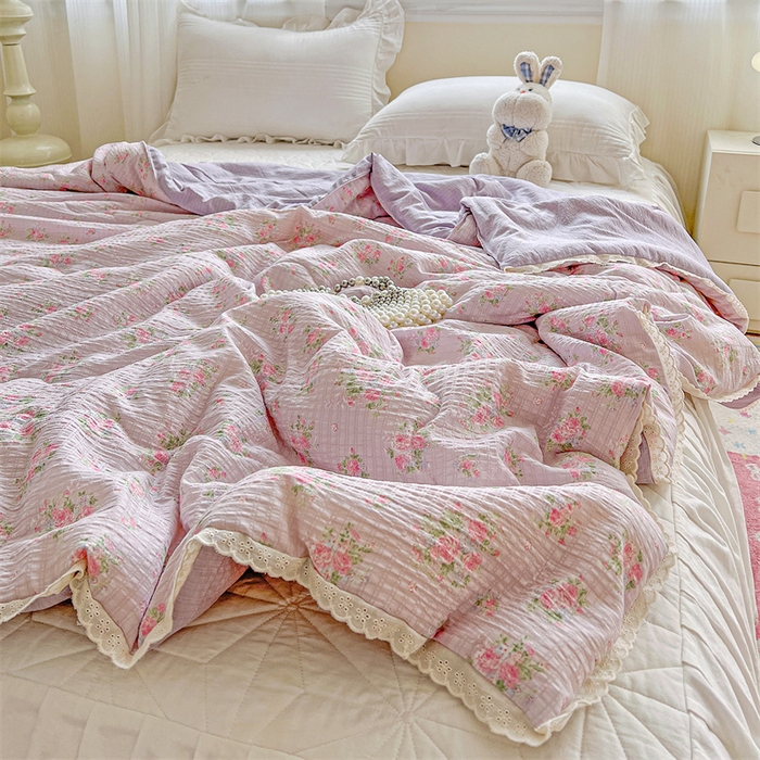 91家纺网 家纺一手货源 找家纺 艺菲阁家纺 2026爆款升级花边工艺双层纱夏凉被  紫陌