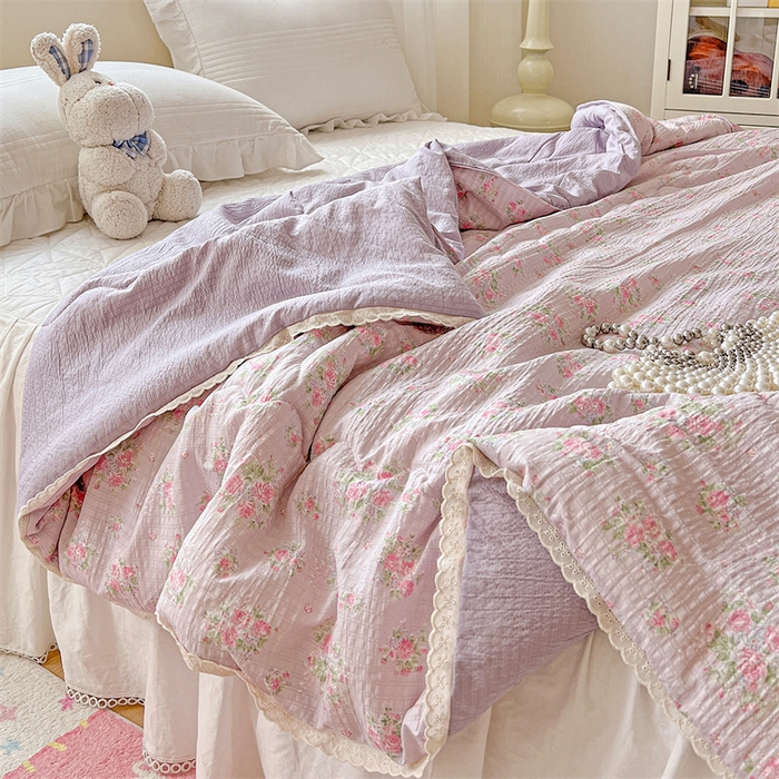 91家纺网 家纺一手货源 找家纺 艺菲阁家纺 2026爆款升级花边工艺双层纱夏凉被  紫陌