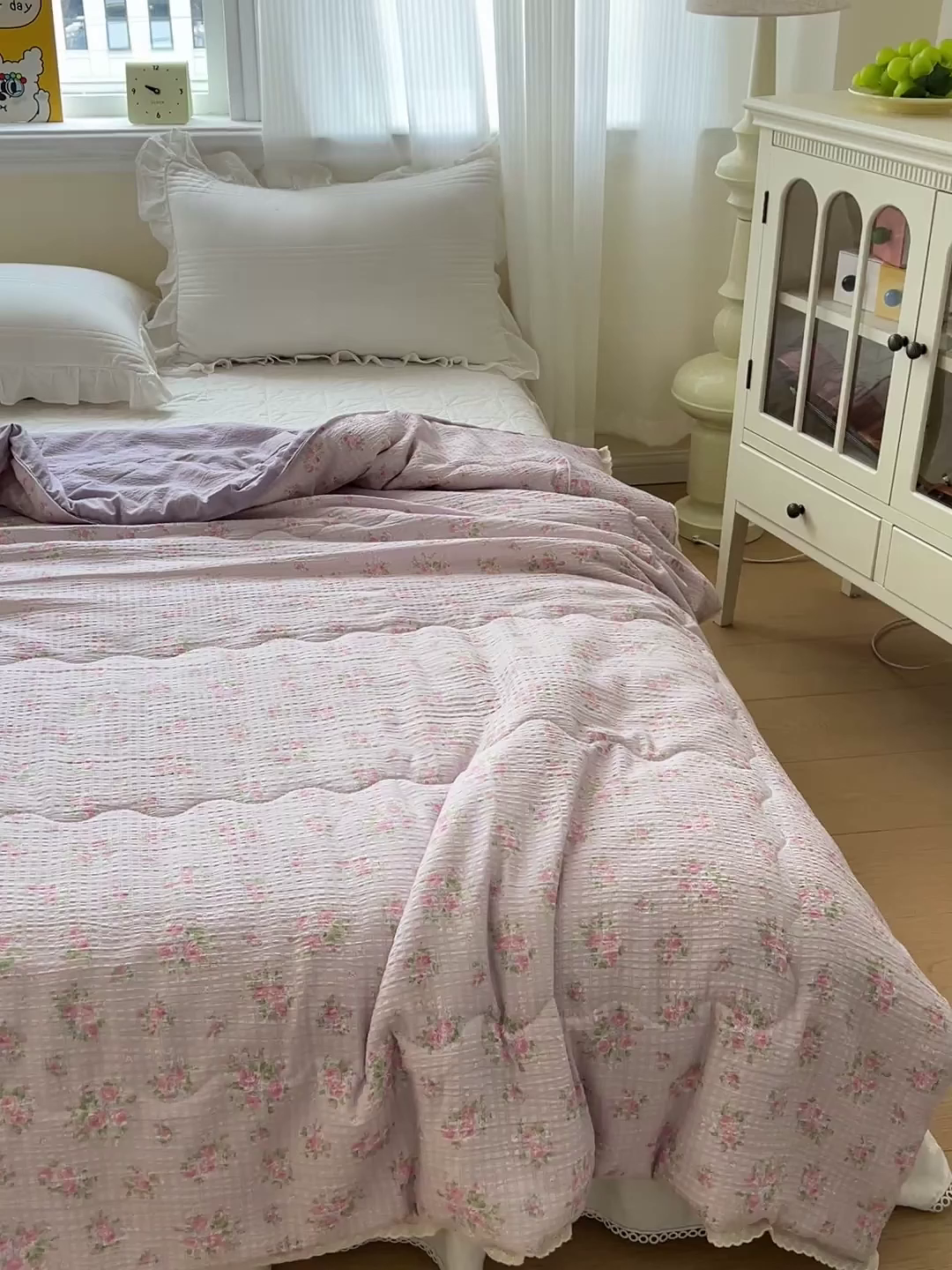 91家纺网 家纺一手货源 找家纺 艺菲阁家纺 2026爆款升级花边工艺双层纱夏凉被  紫陌