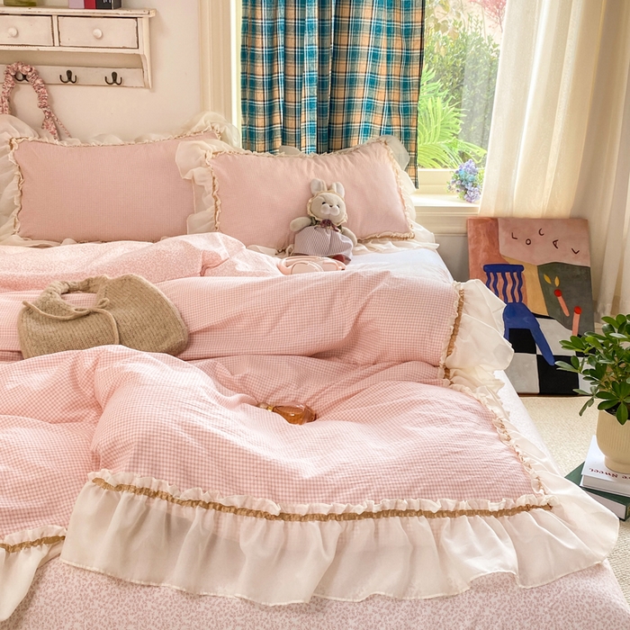 91家纺网 家纺一手货源 找家纺 艺玲家纺 2026新款奶油风韩式云朵棉花边四件套 奶油-粉