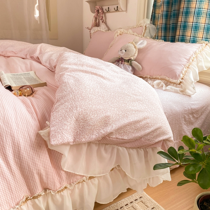 91家纺网 家纺一手货源 找家纺 艺玲家纺 2026新款奶油风韩式云朵棉花边四件套 奶油-粉